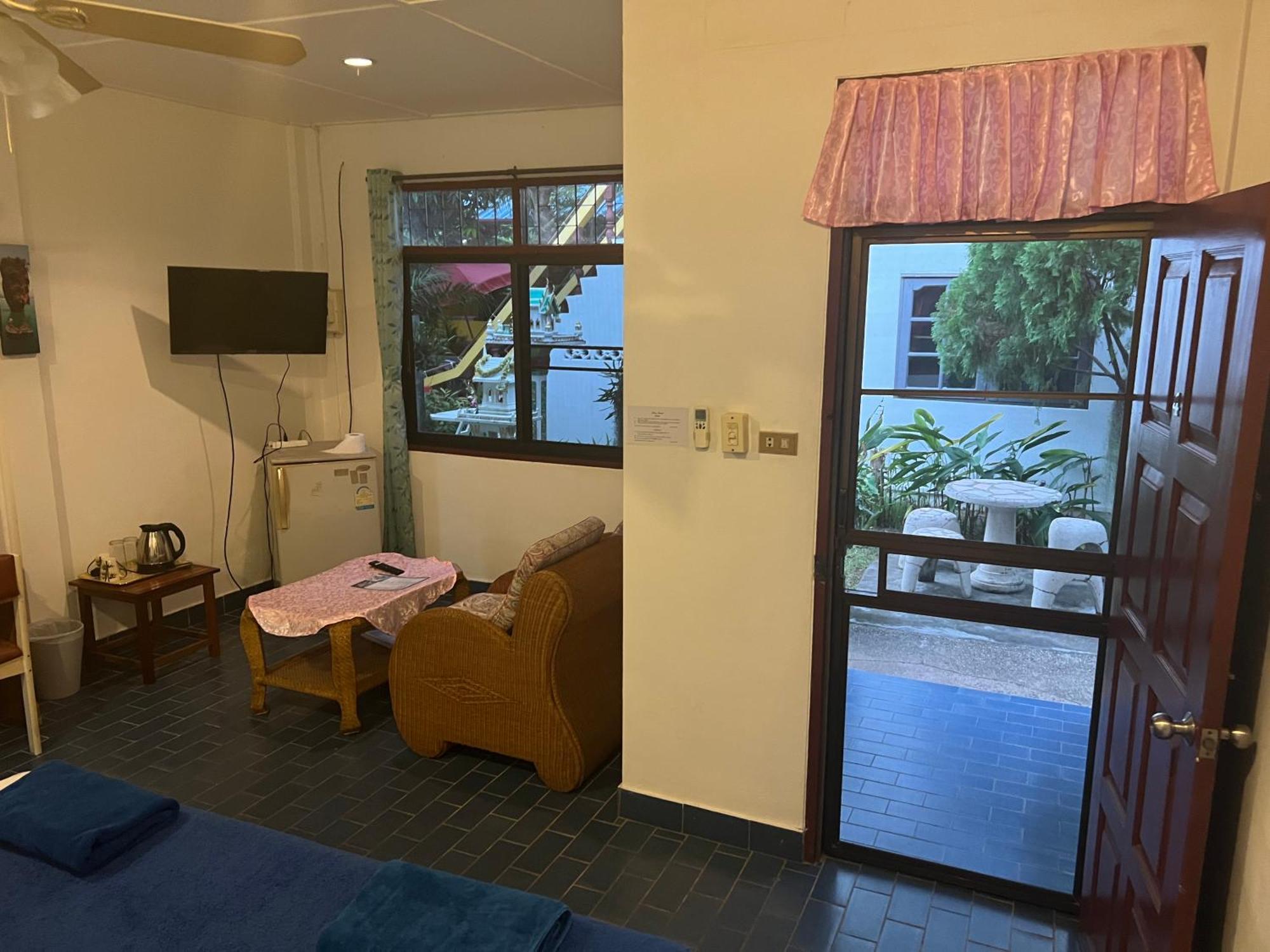 Baan Orchid Guesthouse Patong ภายนอก รูปภาพ