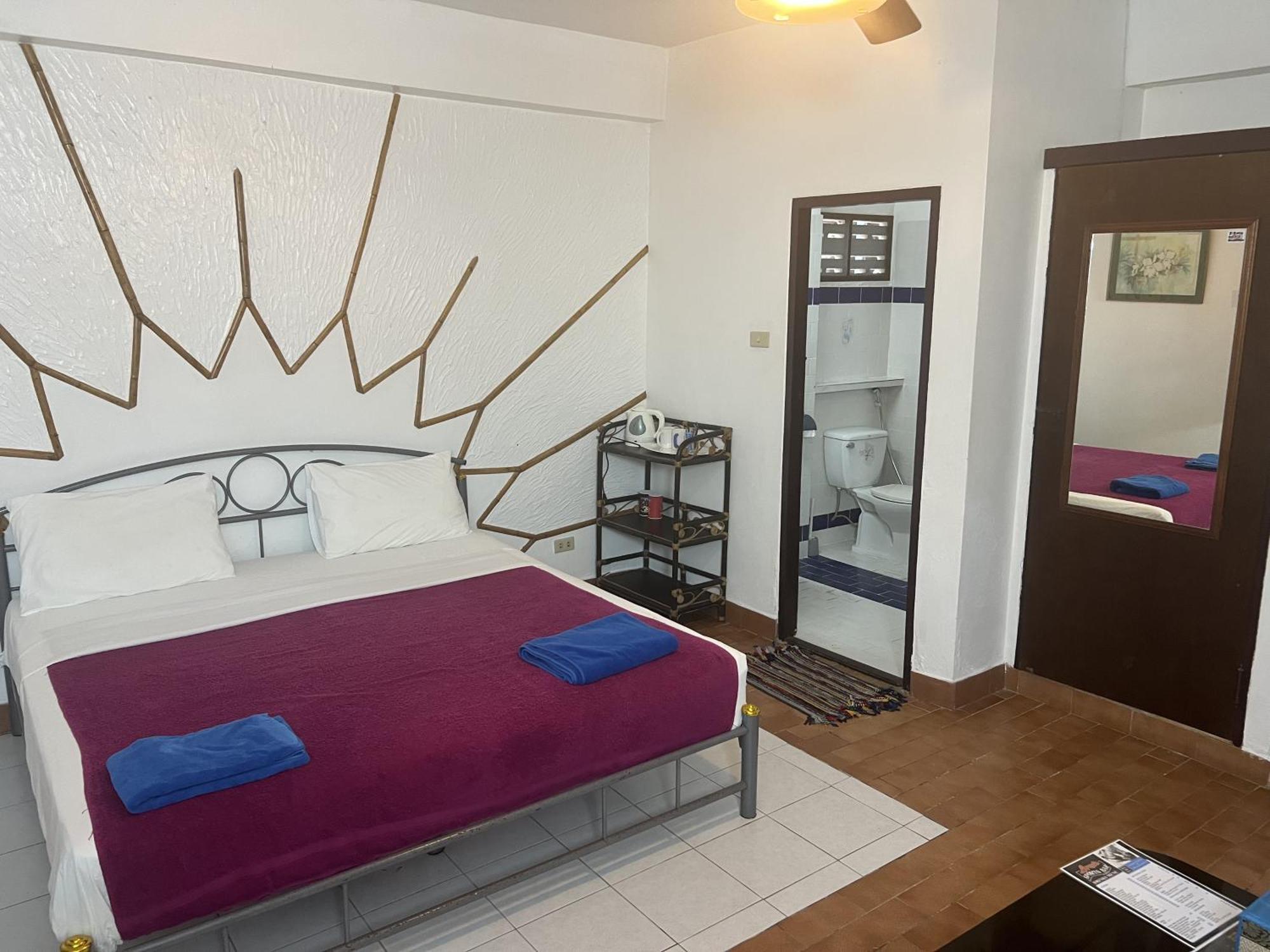 Baan Orchid Guesthouse Patong ภายนอก รูปภาพ
